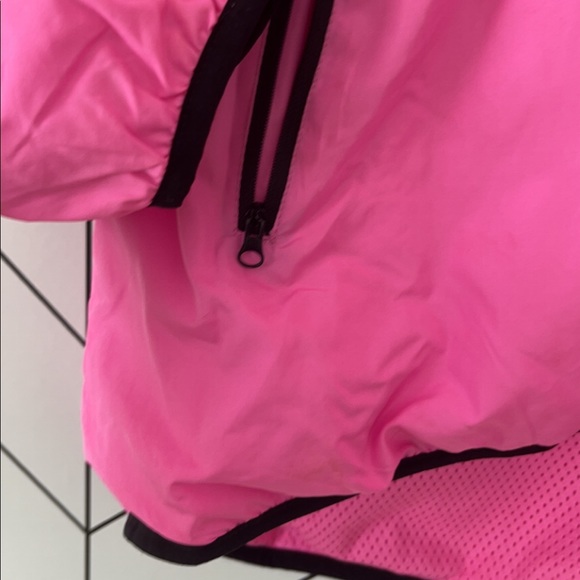 Brand new windbreaker - Picture 5 of 10